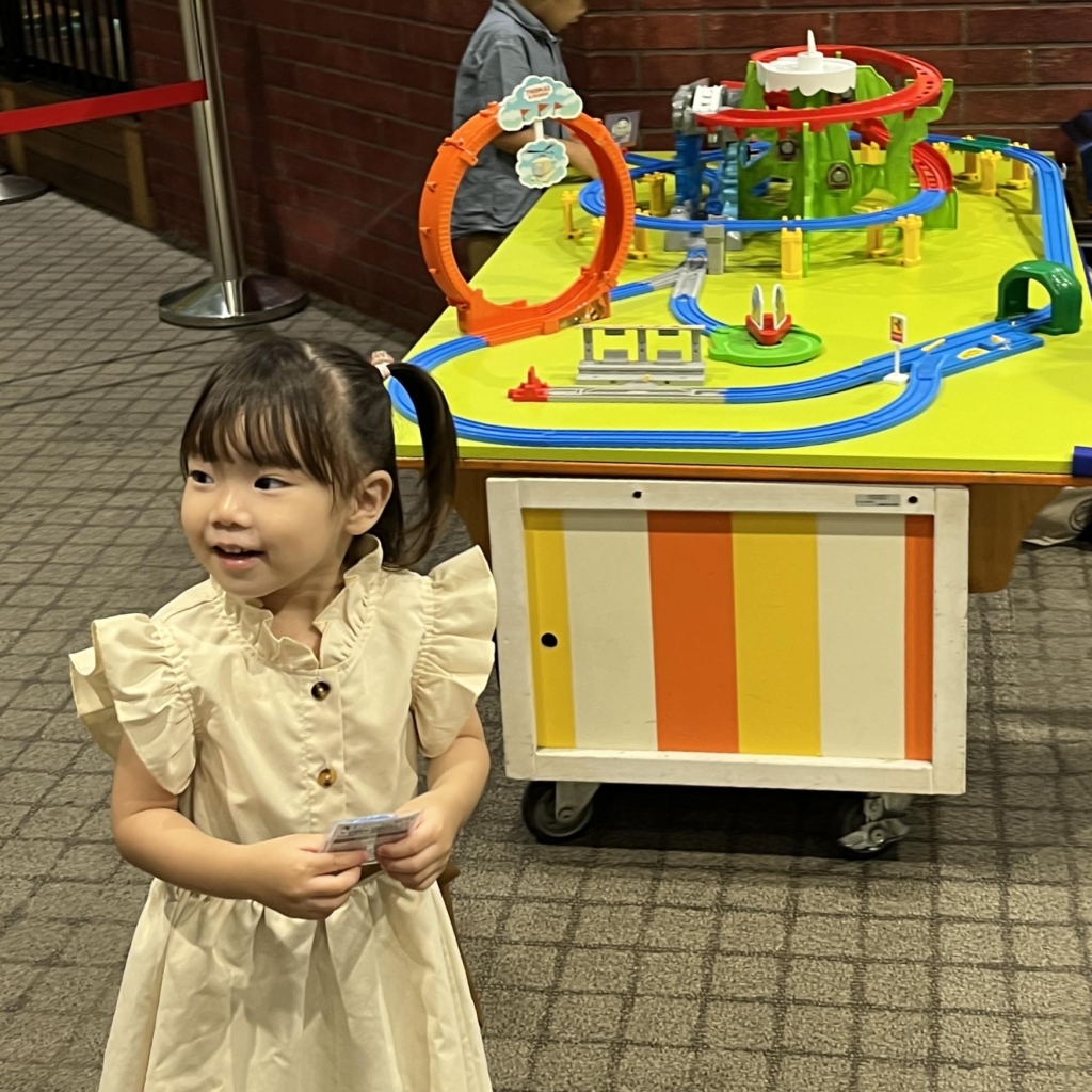 カーニバルゲーム「きかんしゃトーマス あみだくじ」 | トーマスタウン 