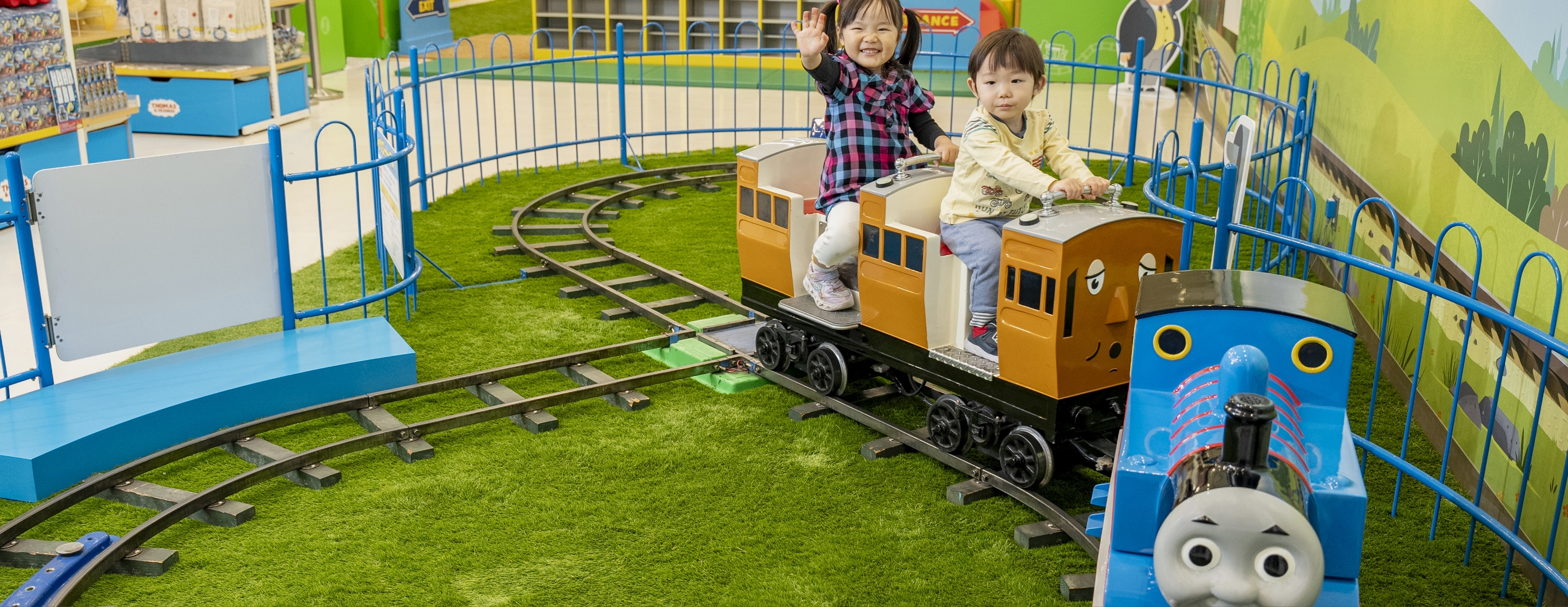 トーマスステーションいけぶくろ メインビジュアル_3